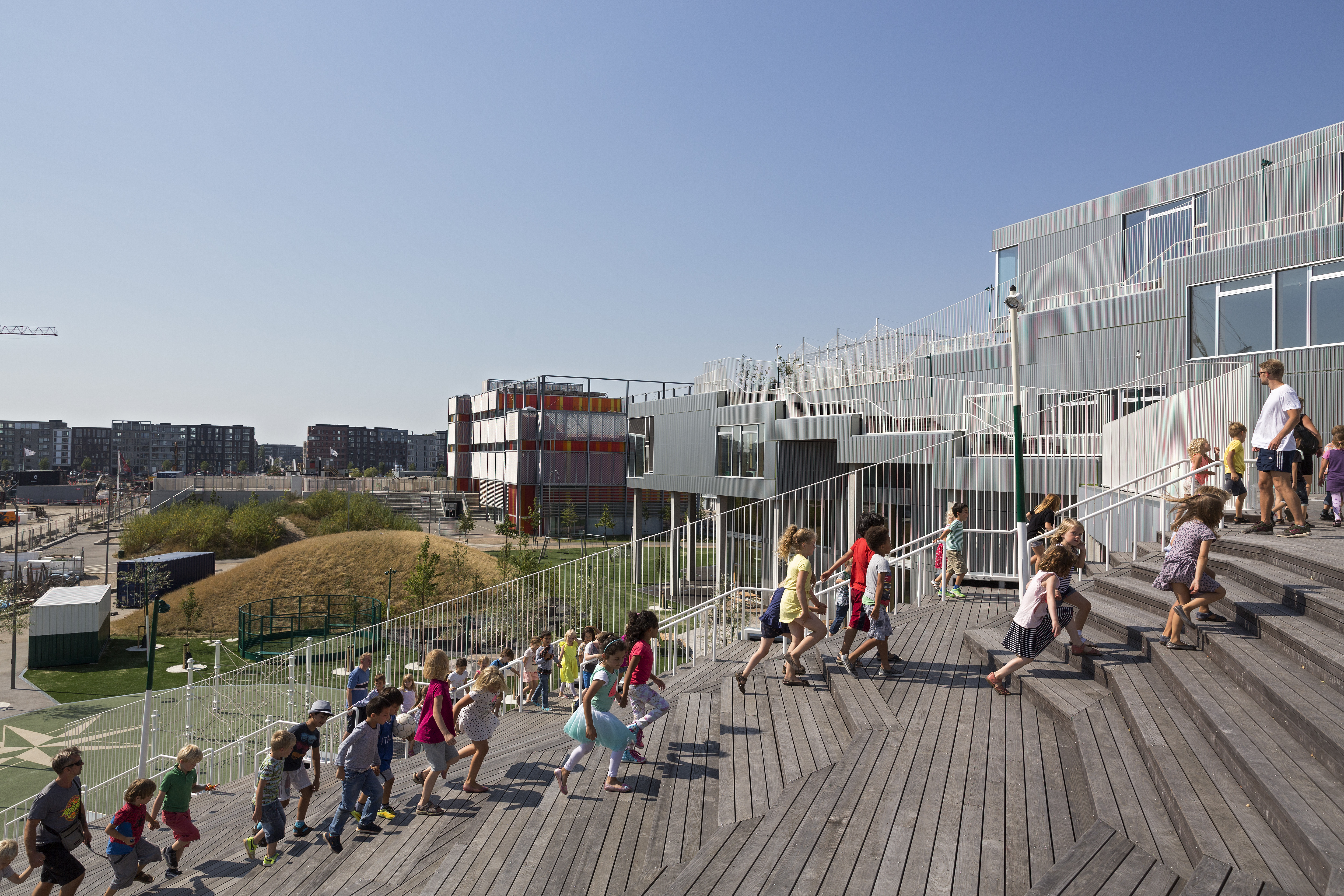 Photo of South Habour School by JJW Architects. Photo credit: Torben Eskerod