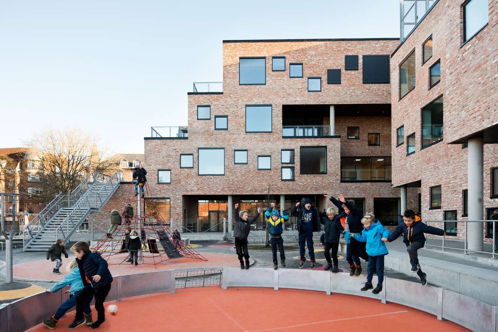 Photo of Frederiksbjerg School by Henning Larsen, gpp Architects and Møller Grønborg. Photo credit: Huffton Crow