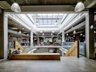 Photo of Herning Library by gpp architects and Kristian H. Nielsen Arkitekter. Photo Credit: Carsten Ingemann